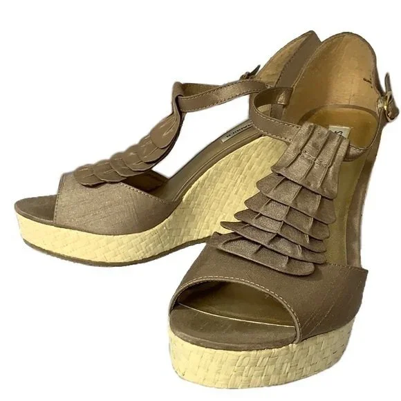 Steve Madden Ruffle Satin Wedge Heel Sandal Size 9 - Picture 2 of 11
